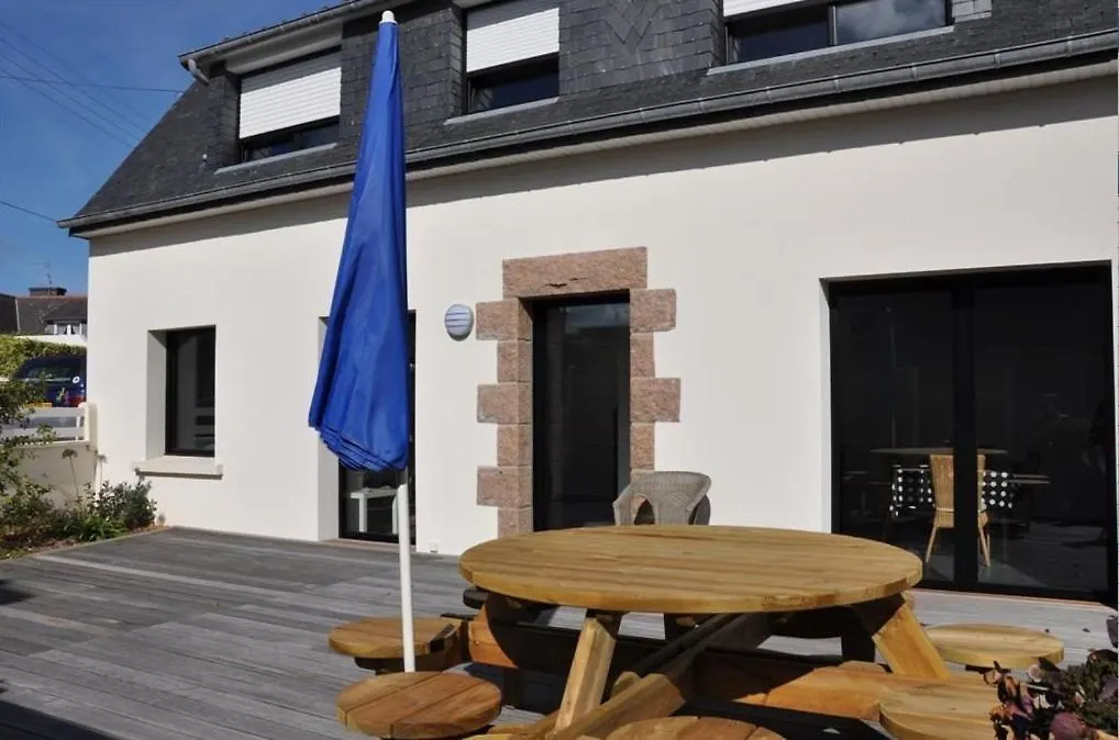 Belle Maison 3 Etoiles Avec Vue Mer Lointaine Depuis L'Etage, A 400M A Tregastel - Ref 181 Villa